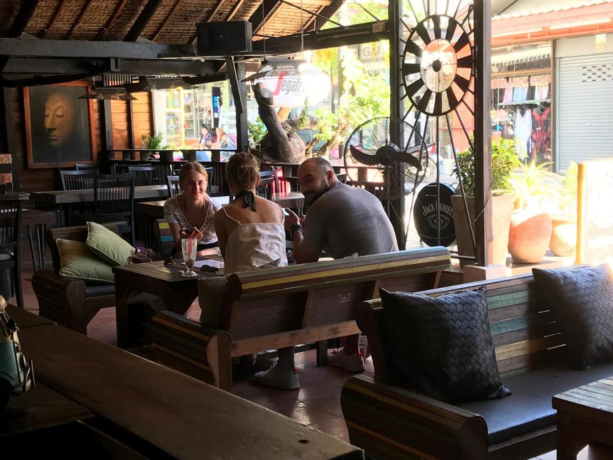 Outback1990 Hostel หาดริ้น ภายนอก รูปภาพ